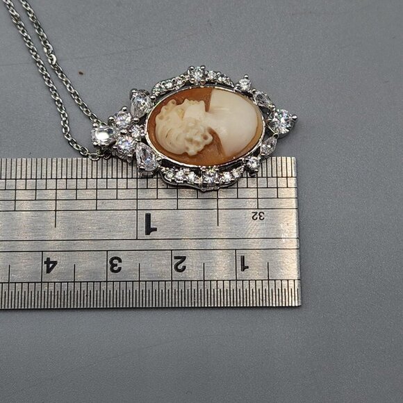 Jaqueline Kennedy X Camrose and Cross Cameo & Crystal Pendant Necklace JBK w Box - Picture 10 of 15